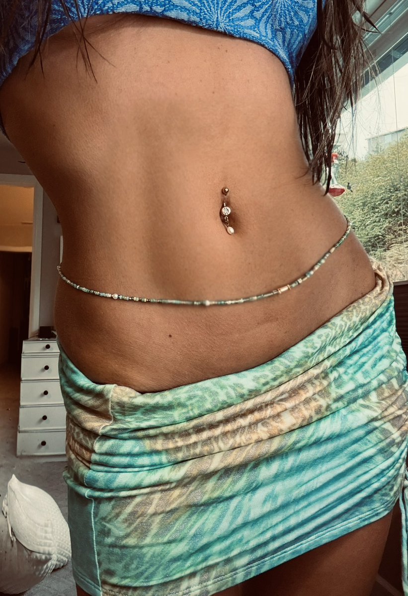 cupofcarliejo's tweet photo. Made this little cute belly chain today 😇 https://t.co/TuazIlb06O