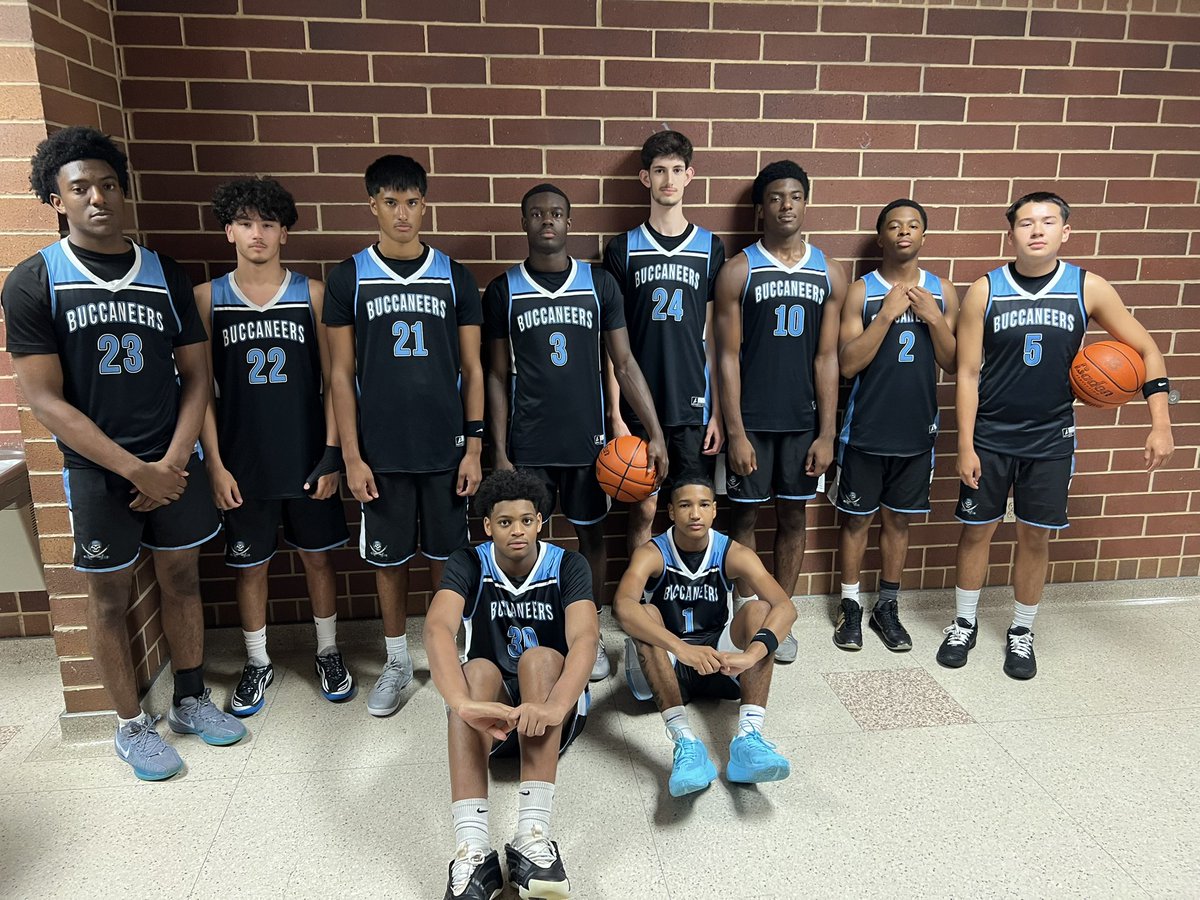 BWood_Hoops's tweet photo. Thank you @Tabchoops for the opportunity to compete against some great competition this past weekend at the TABC Showcase up in DFW.

The Bucs went 1-2 but learned a lot in those loses. We got better each outing and showed some GRIT &amp; RESILIENCY!

#BucPRiDE 🏴‍☠️
#WhereYaFrom https://t.co/CxsGOO69jG
