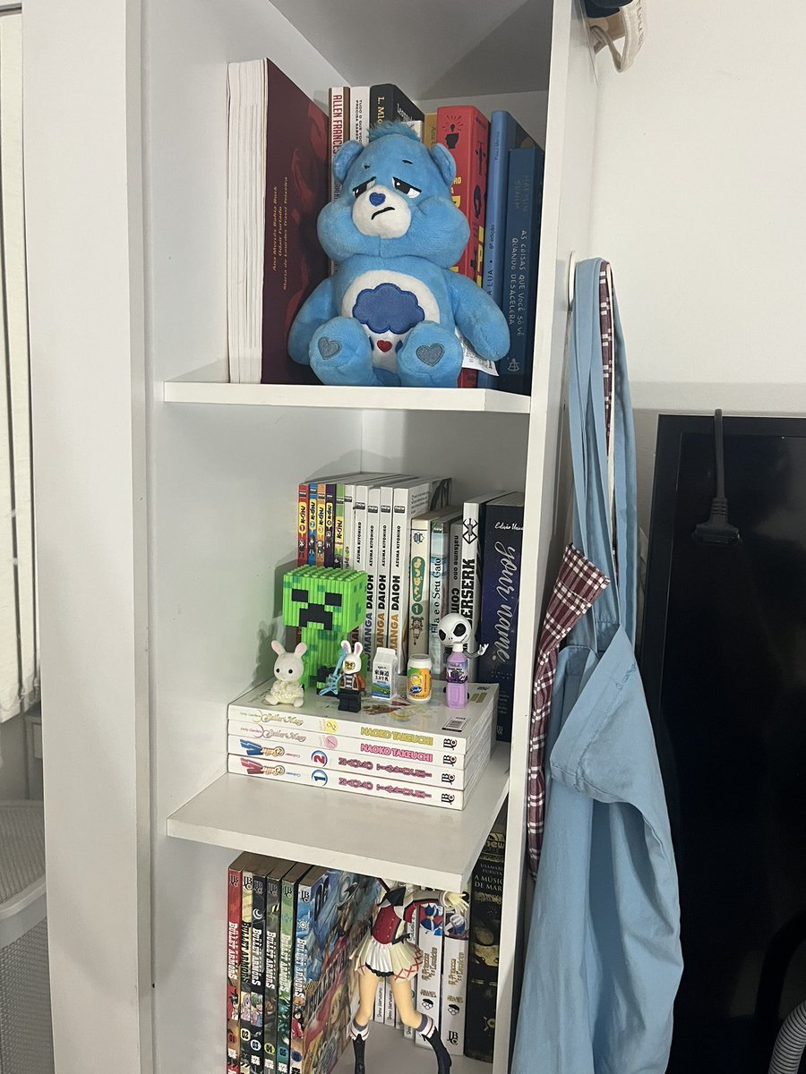 paocomqueijotwt's tweet photo. Quarto de uma mulher de 20 anos https://t.co/Z8tR9HMPCq