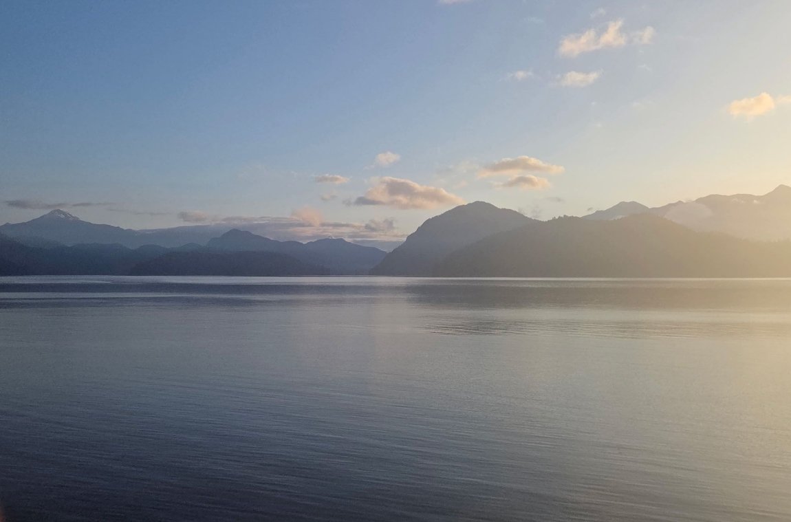 CTowmarine's tweet photo. Our hearts are with the families of those lost in the Strait of Georgia boating tragedy. Six lives — a devastating loss felt across our entire boating community across Canada. Please always wear your life jacket. 🙏 #BoatSafe #CTow https://t.co/1w0mxIuizY