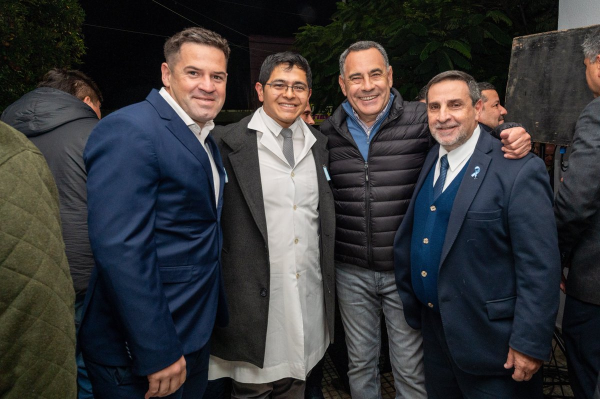 amado_regino's tweet photo. Hoy junto al gobernador 𝗢𝘀𝘃𝗮𝗹𝗱𝗼 𝗝𝗮𝗹𝗱𝗼 acompañamos la inauguración del nuevo sector médico del Hospital Regional General Lamadrid de Monteros, https://t.co/qZ7CuzwU9x
