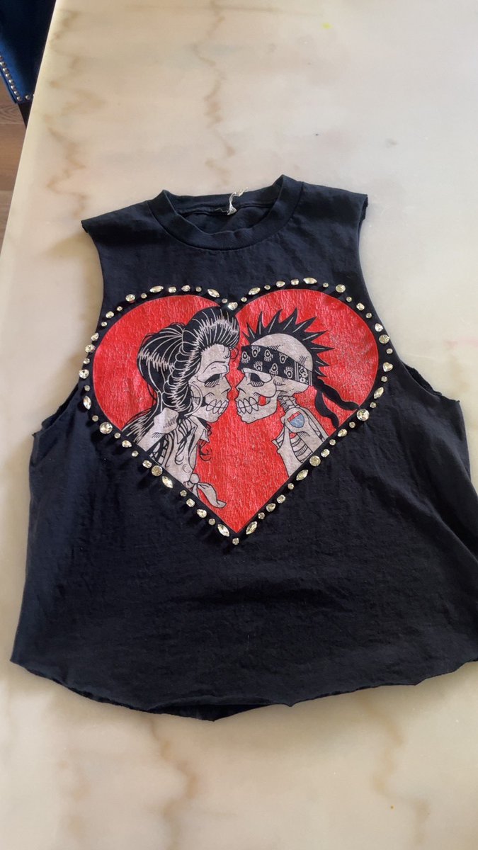 c_babii's tweet photo. Making this shirt taught me a lot… that I have to let go of perfection; that sometimes we have to stop, take a breath and try again. It taught me that sometimes you’re placed where you’re supposed to be. 
It’s okay to take the pressure off. Just let it be. 

#LostAmericanatour https://t.co/tKhWbu94jt