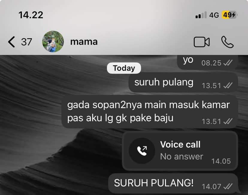mamahmuda1_'s tweet photo. baru kali ini gw ga demen ama anak dari temenny nyokap gw. kejadiannya itu tmnya bertamu ke rumah, kamar gw emg sampingan ma ruang keluarga, dikamar jg ada km dalemnya, posisi gw abis mandi keluar dari km, tiba2 tu anak masuk banting pintu buka lemari tiduran dikasur gw, gw kaget lah posisi masih handukan tiba2 tu anak nyelonong masuk. maksud gw its okey kok kalo dia masuk ketok pintu dlu tp ini ga samsek kek ortunya ga bilangin anaknya apa biar ga seenaknya masuk kamar org￼
cc: lilichyy