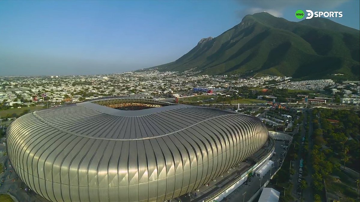 sebastianudo's tweet photo. Es una locura el Estadio de Guadalajara, me chupa un huevo si se gasto plata que iba para la educacion y el arte! https://t.co/J1513CsO1S