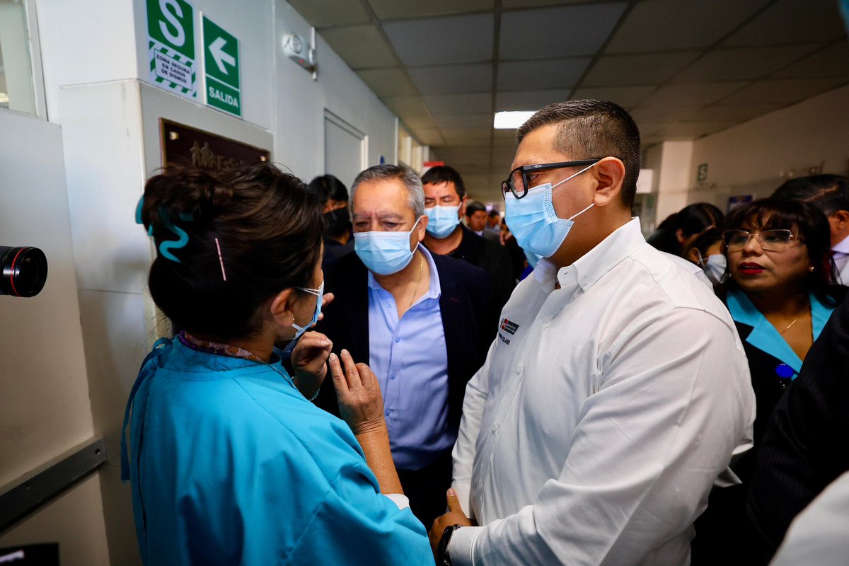 freddysolanog's tweet photo. Escuchar es importante, pero actuar y cumplir lo comprometido marca la diferencia. Durante mi visita a Arequipa recogimos de primera mano las preocupaciones de los pacientes y del personal de salud sobre el abastecimiento de medicamentos especializados. 

Hoy ese compromiso se traduce en resultados concretos con la llegada de un lote de medicamentos para el tratamiento de la hemofilia y otras terapias de alta complejidad, fortaleciendo la capacidad de atención del Hospital Nacional Carlos Alberto Seguín Escobedo y garantizando la continuidad de los tratamientos para los pacientes de Arequipa y de toda la macrorregión sur. 

Seguiré impulsando una gestión que escucha, responde y trabaja para que las soluciones lleguen donde más se necesitan. 🇵🇪💪