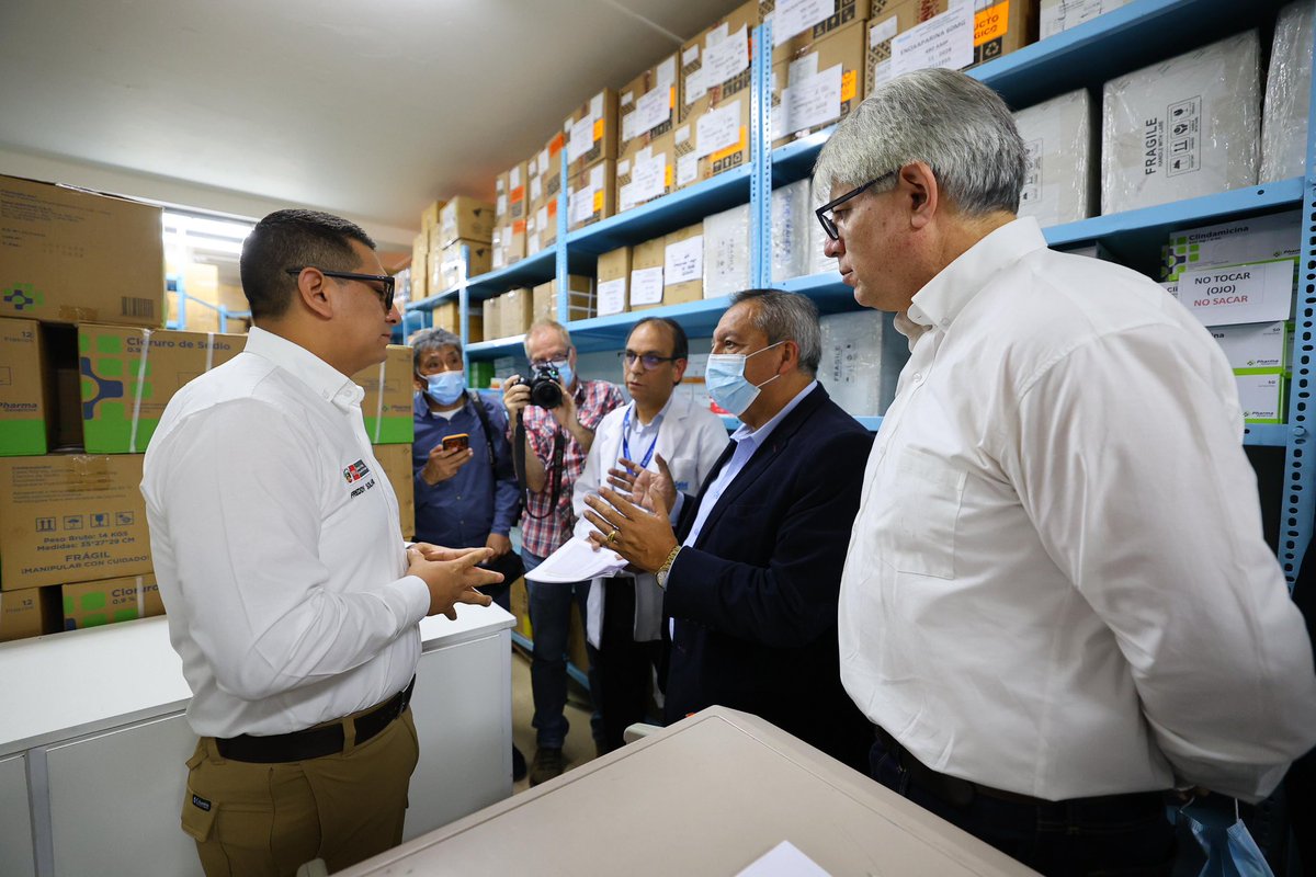 freddysolanog's tweet photo. Escuchar es importante, pero actuar y cumplir lo comprometido marca la diferencia. Durante mi visita a Arequipa recogimos de primera mano las preocupaciones de los pacientes y del personal de salud sobre el abastecimiento de medicamentos especializados. 

Hoy ese compromiso se traduce en resultados concretos con la llegada de un lote de medicamentos para el tratamiento de la hemofilia y otras terapias de alta complejidad, fortaleciendo la capacidad de atención del Hospital Nacional Carlos Alberto Seguín Escobedo y garantizando la continuidad de los tratamientos para los pacientes de Arequipa y de toda la macrorregión sur. 

Seguiré impulsando una gestión que escucha, responde y trabaja para que las soluciones lleguen donde más se necesitan. 🇵🇪💪
