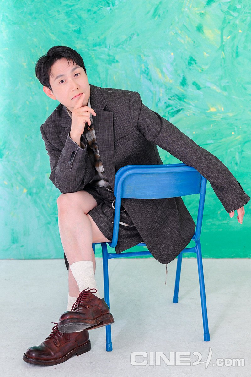 PrainTPC's tweet photo. [오정세]

오정세 배우가 걸어온 발자취를 
따라 걸어 본 <씨네21> 인터뷰 

더 많은 이야기는 <씨네21> 1563호에서 만나보세요 🫧

#오정세 #OhJungse
#씨네21 #cine21 https://t.co/97KET7w9Sq