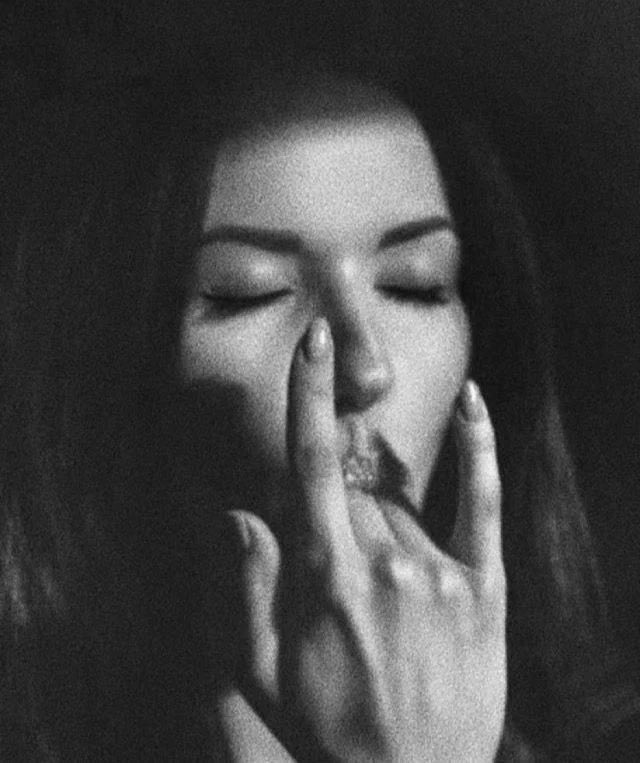 Lokii_8's tweet photo. girls with oral fixation >> https://t.co/Zo7a4SiqBt