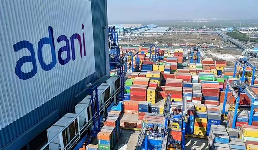 CNBCTV18Live's tweet photo. #JustIn | #AdaniPorts: Mundi will invest $1.4 bn for 49% stake in Adani Vizhinjam Port
Alert: #Mundi is a subsidiary of terminal investment https://t.co/a3R9bw8JDE