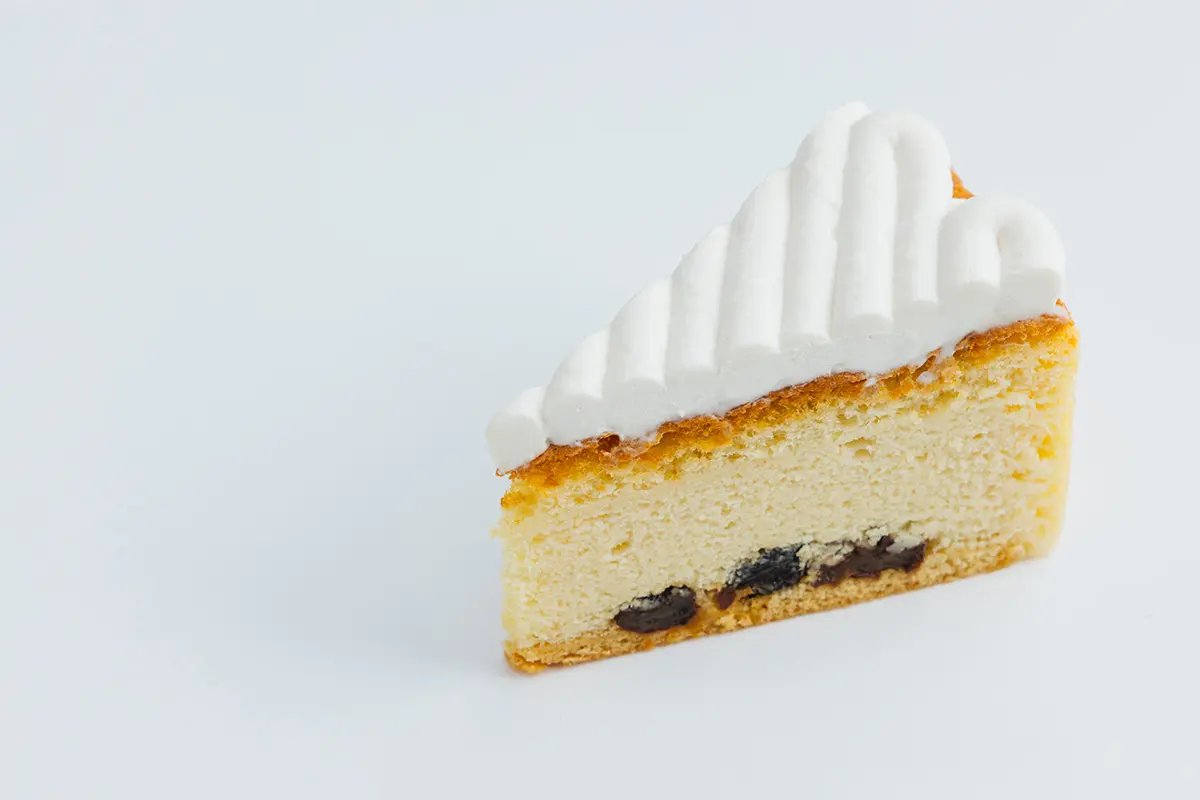Discover_Japan's tweet photo. 〈一流ホテルの美味しいスイーツ〉
ワインやリキュールと一緒に味わいたい。
「#ホテルニューオータニ」の
大人のスフレチーズケーキ
https://t.co/53W1zNKhpf https://t.co/vg0iZ6wVd2