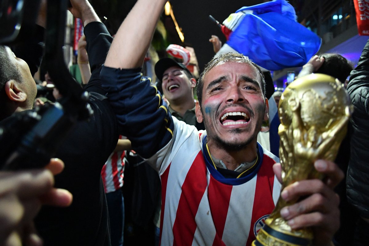 CONMEBOL's tweet photo. ¡Festejos en Asunción! Mañana es feriado nacional para celebrar la clasificación 👏🇵🇾 

#CopaMundialFIFA https://t.co/ROEH4WzcsT