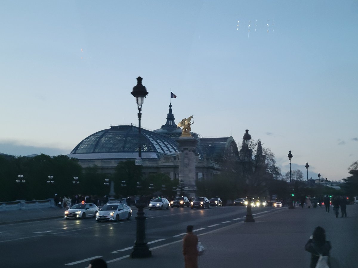 lrpfalz's tweet photo. @ubcsala check this
Throwback to that one time two years ago when I was LITERALLY in FRANCE. Still can't believe I was actually there, but here's proof! 

#paris #parisianvibes #france🇫🇷 #France #travelwriting @vikingcruises @ana_naranjo https://t.co/VYok5wACHQ
