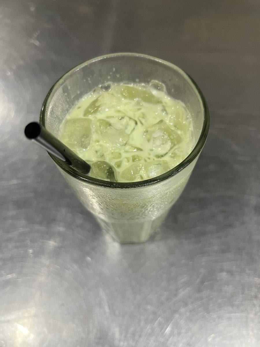husheddevoti0n's tweet photo. i lOovee matcha almond😴 https://t.co/6zjebZbePf