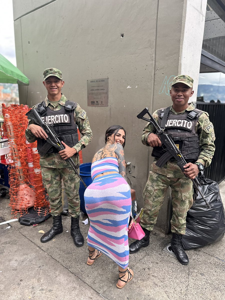 kaylizzzlee's tweet photo. 🇨🇴🤭 https://t.co/3M3eflvknk
