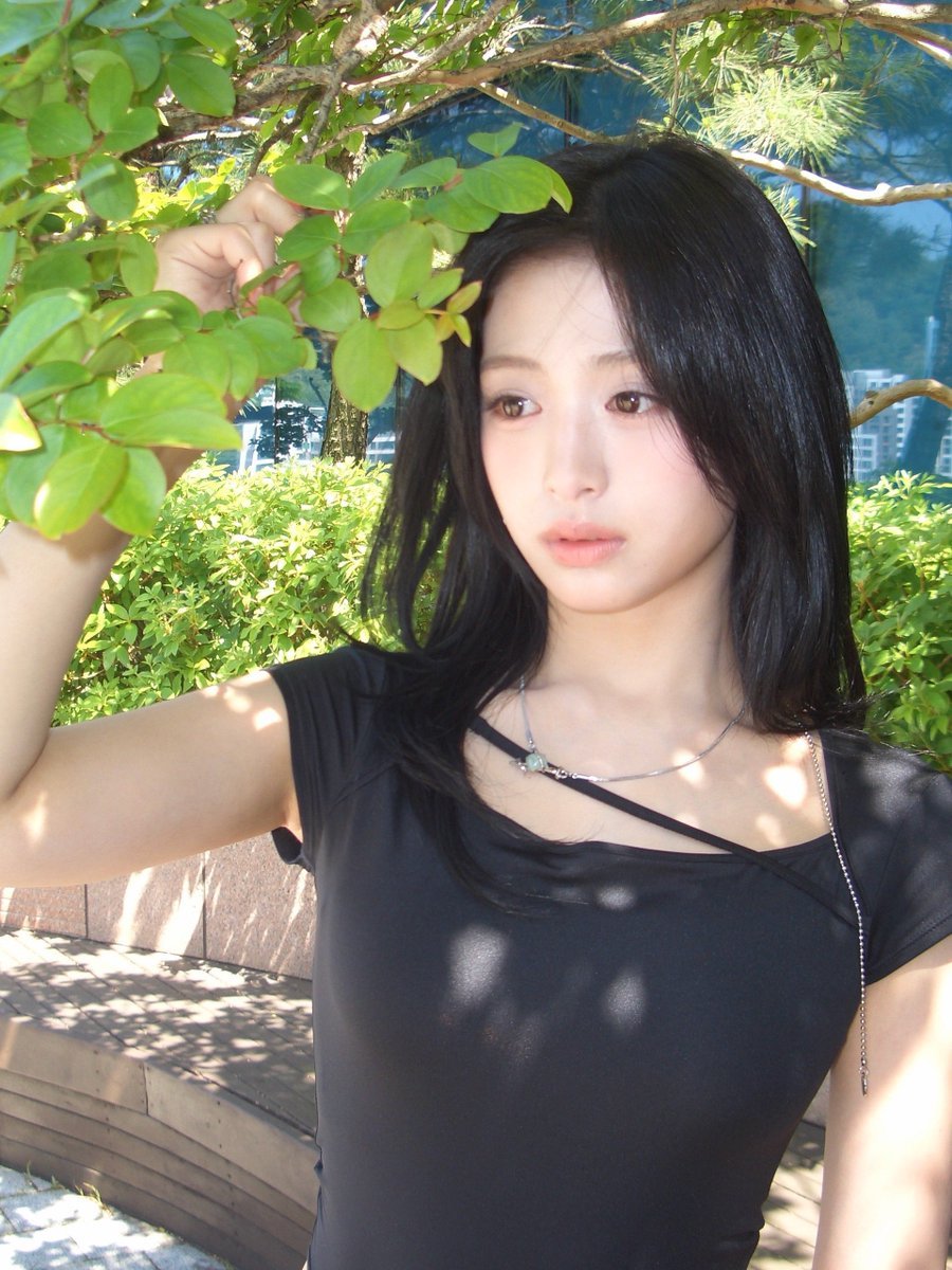 lostAHYEON's tweet photo. Selamat pagi~ dari aku yang baru bisa menyapa kalian. 

Bahan tontonanku habis coba dong sebutin drama apa yang terakhir kalian tonton dan genrenya? https://t.co/NIbVcYEPzu
