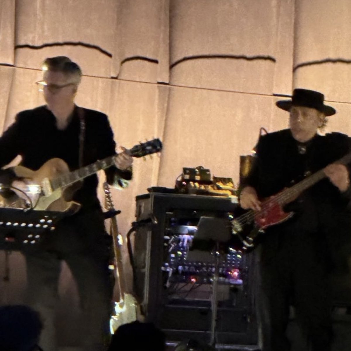 ian__grant's tweet photo. reports out of Austin, TX indicate Bob Dylan’s new guitarist is Joel Paterson https://t.co/uM8CnHlzGz
