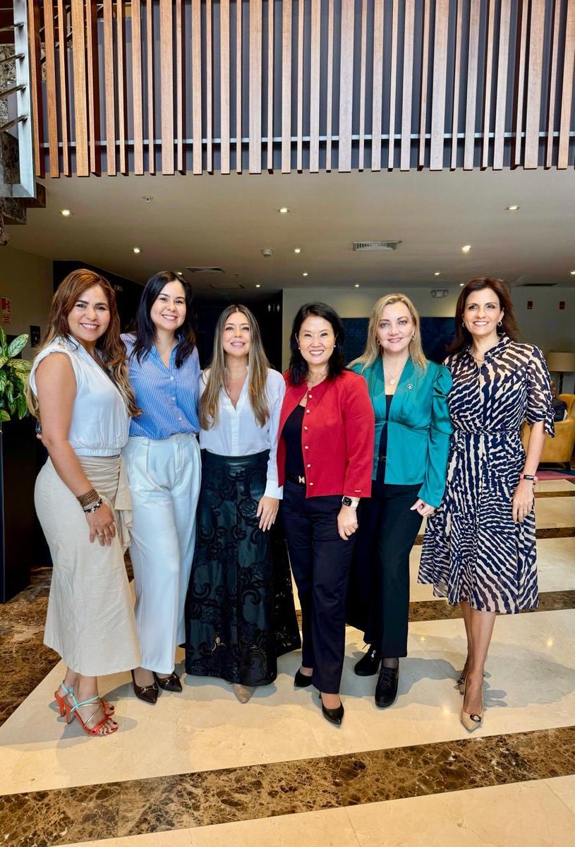 yenicanosune's tweet photo. 🇵🇪🇨🇴 Desde el Amazonas, en la frontera común entre Colombia y Perú, felicitamos a la doctora @KeikoFujimori, por su elección como la primera presidente del hermano país.

⬇️ https://t.co/XxyoqFscup