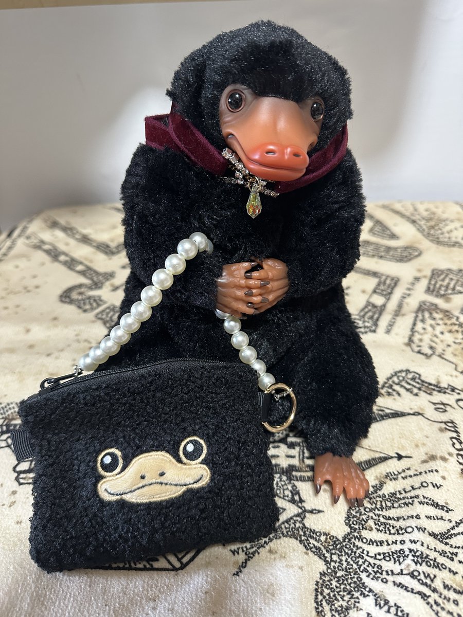 apk7Le's tweet photo. このポーチ😍手にしたら
してみたくなったことが😂
ありあり🤣🤣🤣超可愛い😘 https://t.co/2nAxY2YIDU