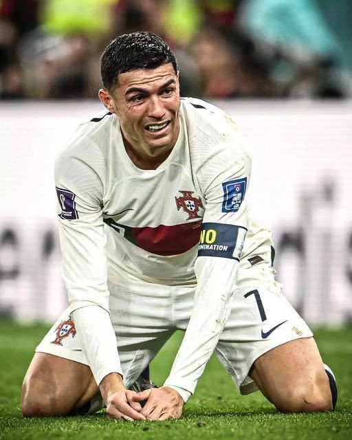 messi4Rico's tweet photo. اقسم بالله ضحك
انتظر 4 سنين حتى يرد على طفله 😭😭😭 https://t.co/bcS90xMYDZ