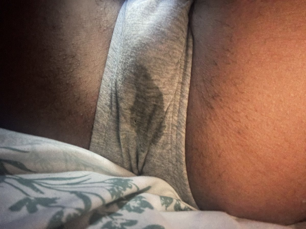 petitenwet's tweet photo. the wet spot is growing https://t.co/MGnnqsMJyC
