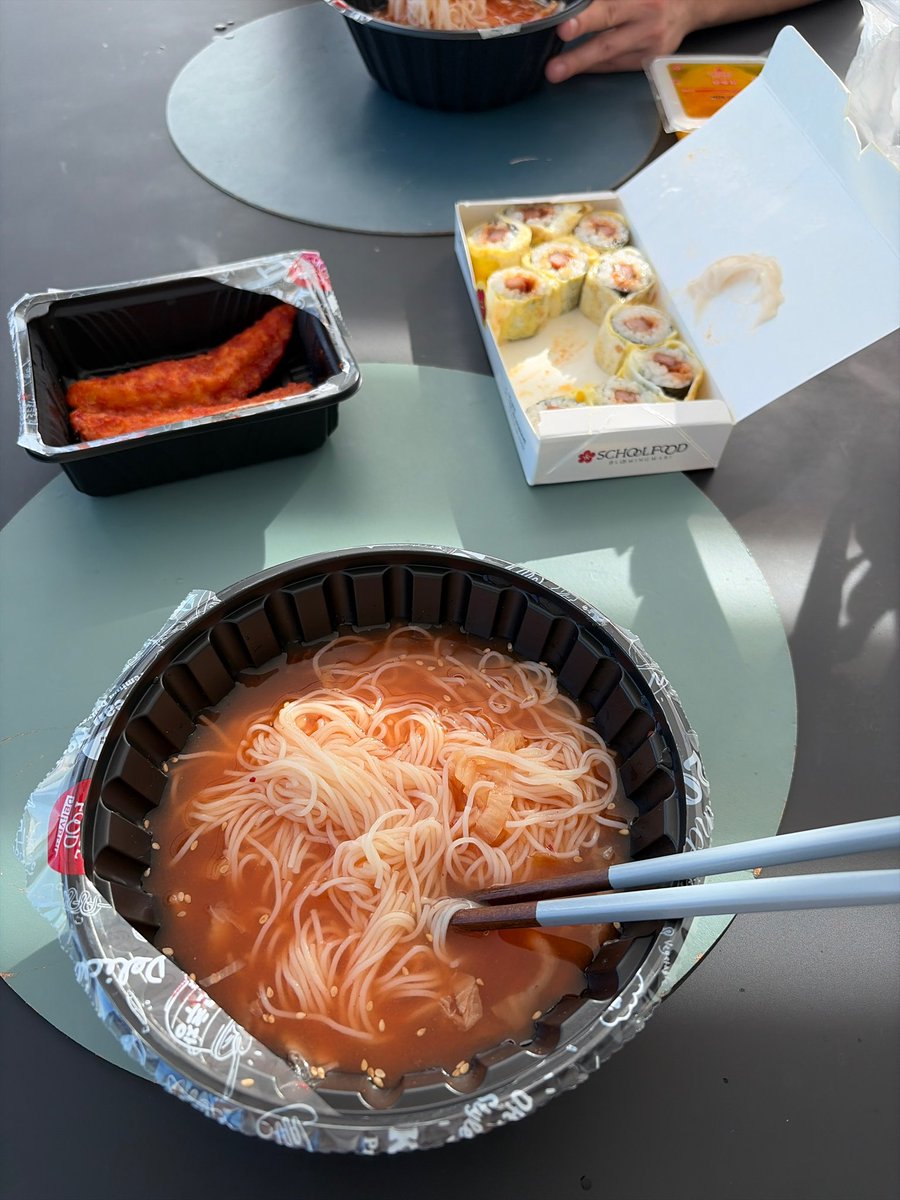 yn131206's tweet photo. 백현이 시원한 면 진짜 좋아하는 듯
특히 열무 국수랑 냉면 진짜 좋아하는 것 같음
#백현버블 #큥이버블 https://t.co/7WLUxbrfWf
