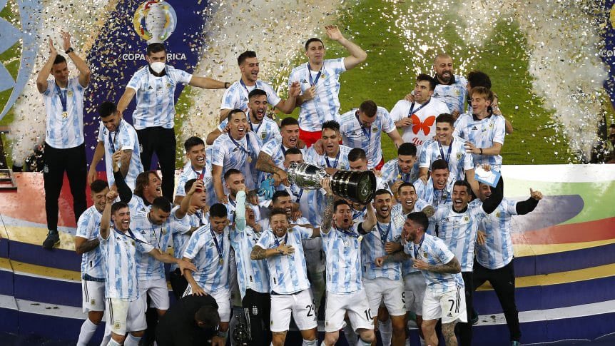 UniversoCelest's tweet photo. Ahora el mundo se dio cuenta lo difícil que es ganar la Copa America? Bueno Argentina tiene 16 ganadas y obtuvo las ultimas 2 consecutivamente. https://t.co/Hi8BHJDw1i