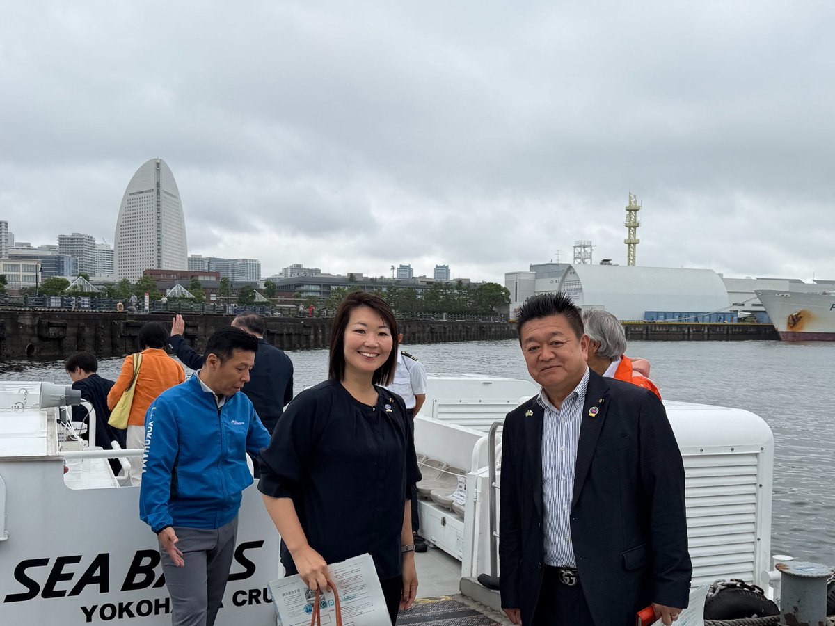 junkokokumin's tweet photo. 昨日は、横浜とブラジルの友好親善で来日中の #大志万学院🇧🇷の生徒様と横浜港クルーズでした🛳️

#国民民主党神奈川県連 坂本幹事長@gutsdego と国際局担当として参加いたしました🙋‍♀️
が、私は早くから船酔いでダウン⤵️🤢

学生さんは楽しそうでよかったです☺️
🇧🇷⚽️おめでとうございます🍾 https://t.co/Jn3ocSsSFn