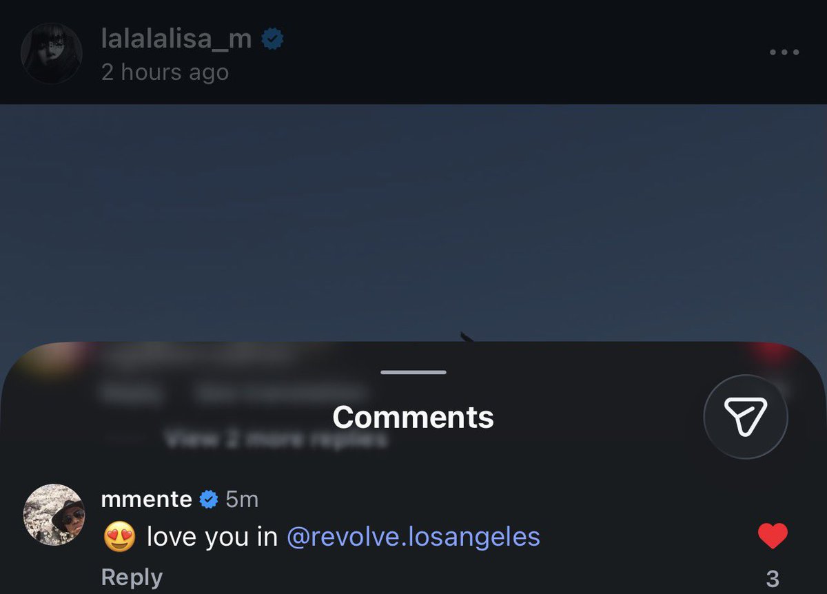 LaliceUpdates's tweet photo. “😍 love you in revolve.losangeles” - Michael Mente (Founder/Ceo - @REVOLVE) 

“Gorgeoussssss” - Yaya (Thai Actress/Model) 

🔗 https://t.co/XCAYApneGf

@wearelloud #LISA https://t.co/Go6l43lgWL