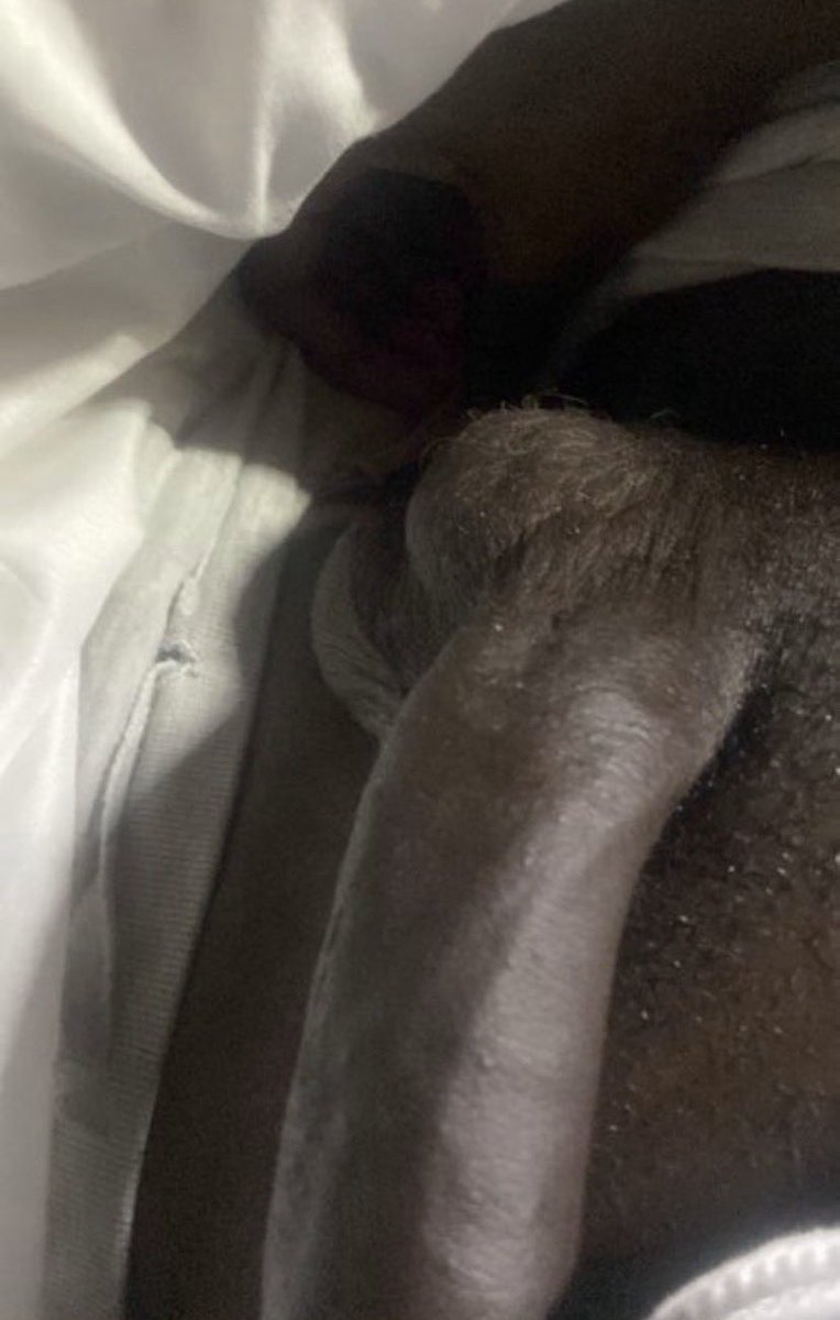 BBCholeslayer3's tweet photo. Who wants to suck and fuck this dick?#bbc #bnwo #blackdick https://t.co/7LZivNVtp9