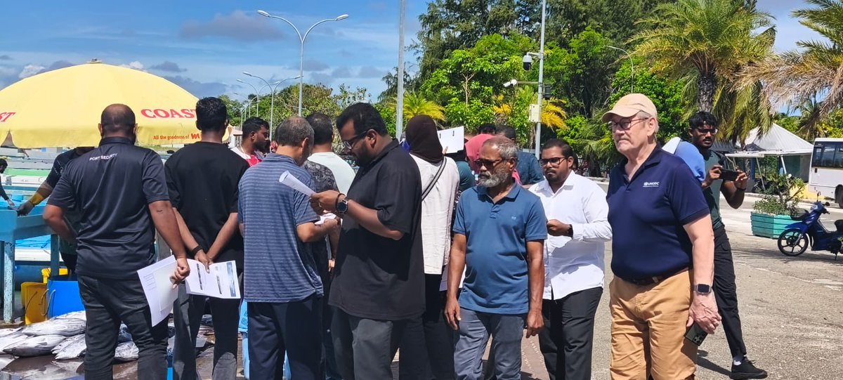 UNODC_BMB's tweet photo. 2nd training in Addu City 🇲🇻✅ concluded! @UNODC_BMB’s near‑shore security series brings @Portmv @MNDF_Official @ImmigrationMV @CustomsMv @PoliceMv @MoEDmv @AdduCityCouncil &amp; partners 🤝 strengthening early warning &amp; cooperation against maritime crime 🚢 Supported by 🇺🇸 @StateINL https://t.co/og6JEBujtA