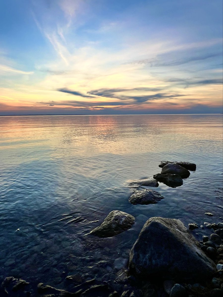 Linda_Langerak's tweet photo. Lake Simcoe
#lakesimcoe #sunset https://t.co/UWA0bLaAXc
