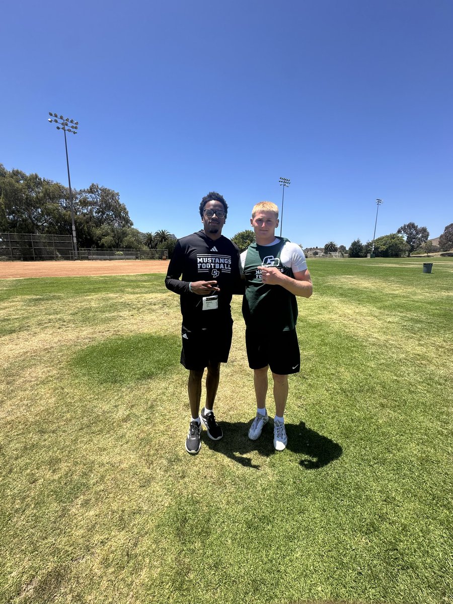 OwenSacuskie_2's tweet photo. Cal Poly Camp!!
@KalebFrost24 @TravRoyal @trevon_bradford @CoachTSkip @CoachMarkarian @CoachEBrown @CoachRomeroCP @AnthonySoto_CP @Coach_Honeydipp @E_SaintLewis @Greg_Panelli https://t.co/y3kjDfXJgh