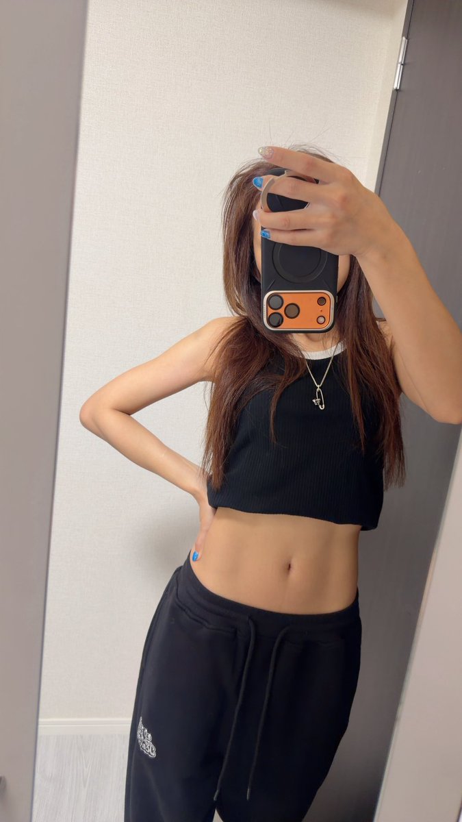 yu_zukizuki's tweet photo. 寝起きでボサボサですが…

今月は美味しいものいっぱい食べすぎたせいで体重めちゃ増えました🤗

7月はちゃんと頑張ります！！ https://t.co/P6XYn9OVMw