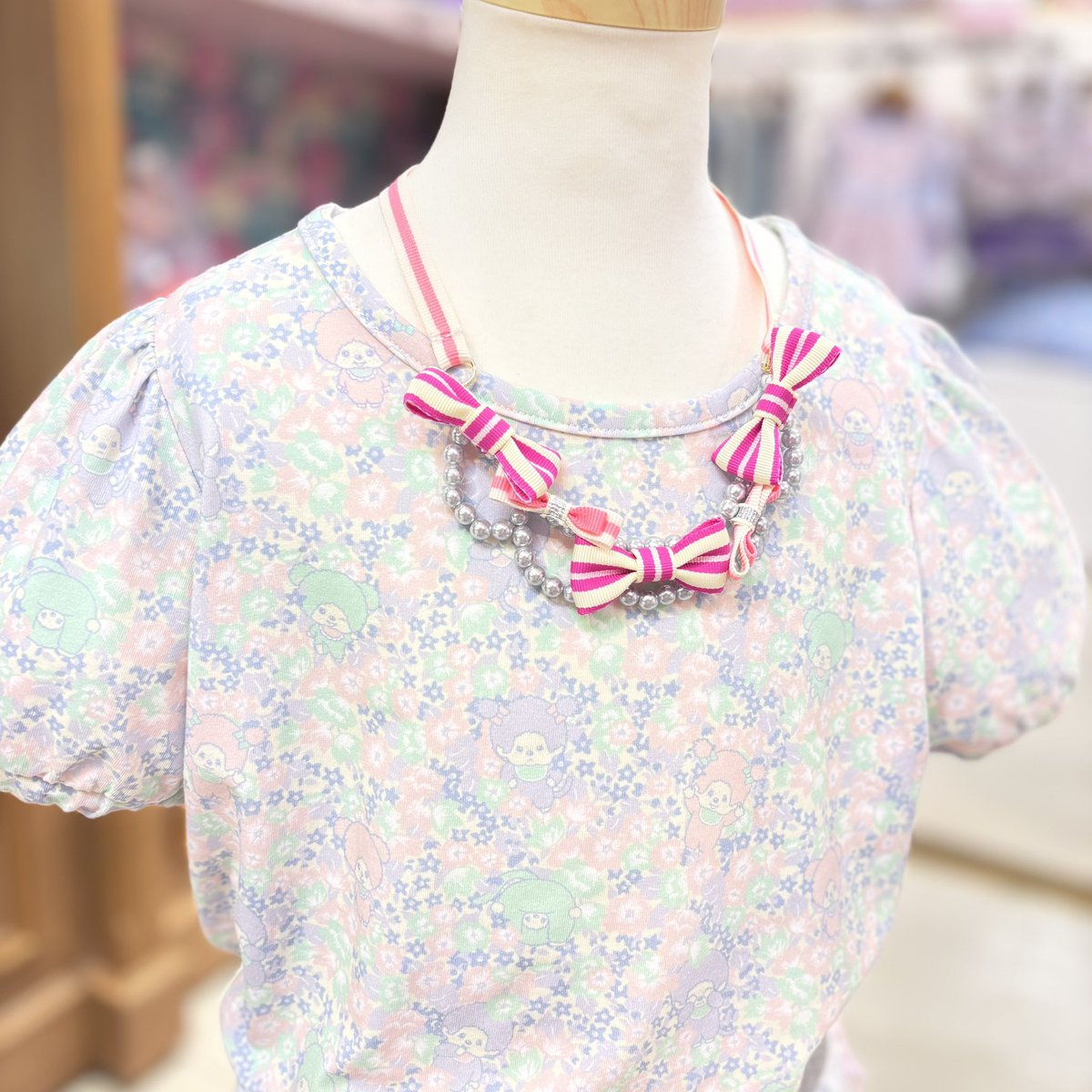 好きな長さで結べる、ワンちゃんのためのネックレス? そしてお子様 