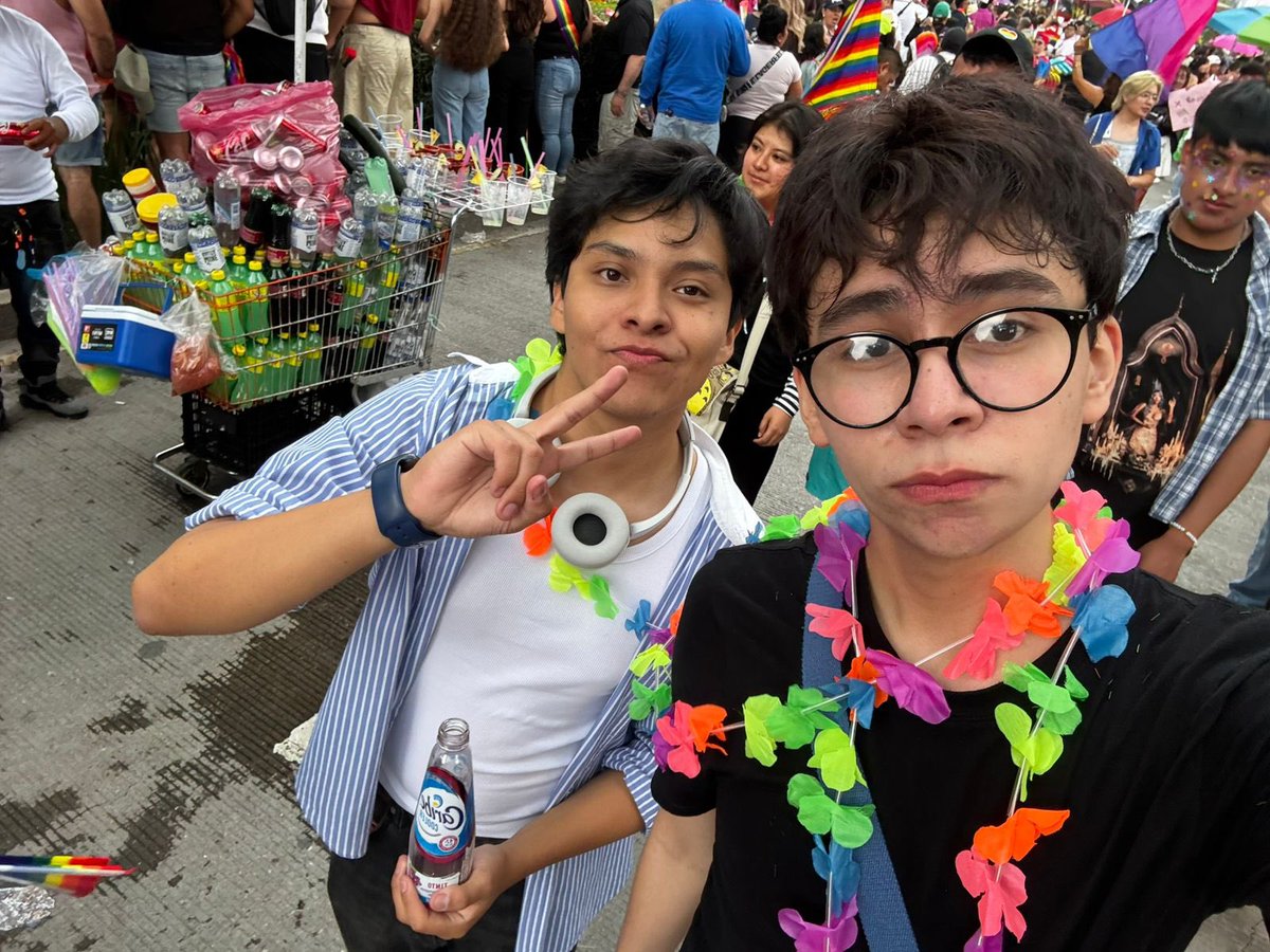 Gaelvpqc's tweet photo. Fotitos del pride 🫪 https://t.co/SYda7qobaJ