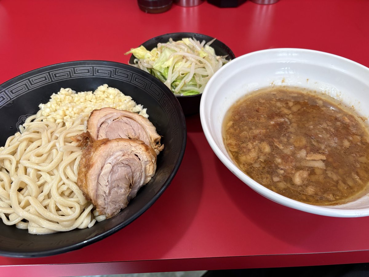 nicoras_1's tweet photo. 6/30
#ラーメン二郎札幌店 

・つけ麺 （半分、ニンニクマシマシ）

 #ラーメン二郎 
 #二郎 
 #ラーメン二郎札幌店 
 #ラーメン 
 #つけ麺 https://t.co/JNrQwgT66F