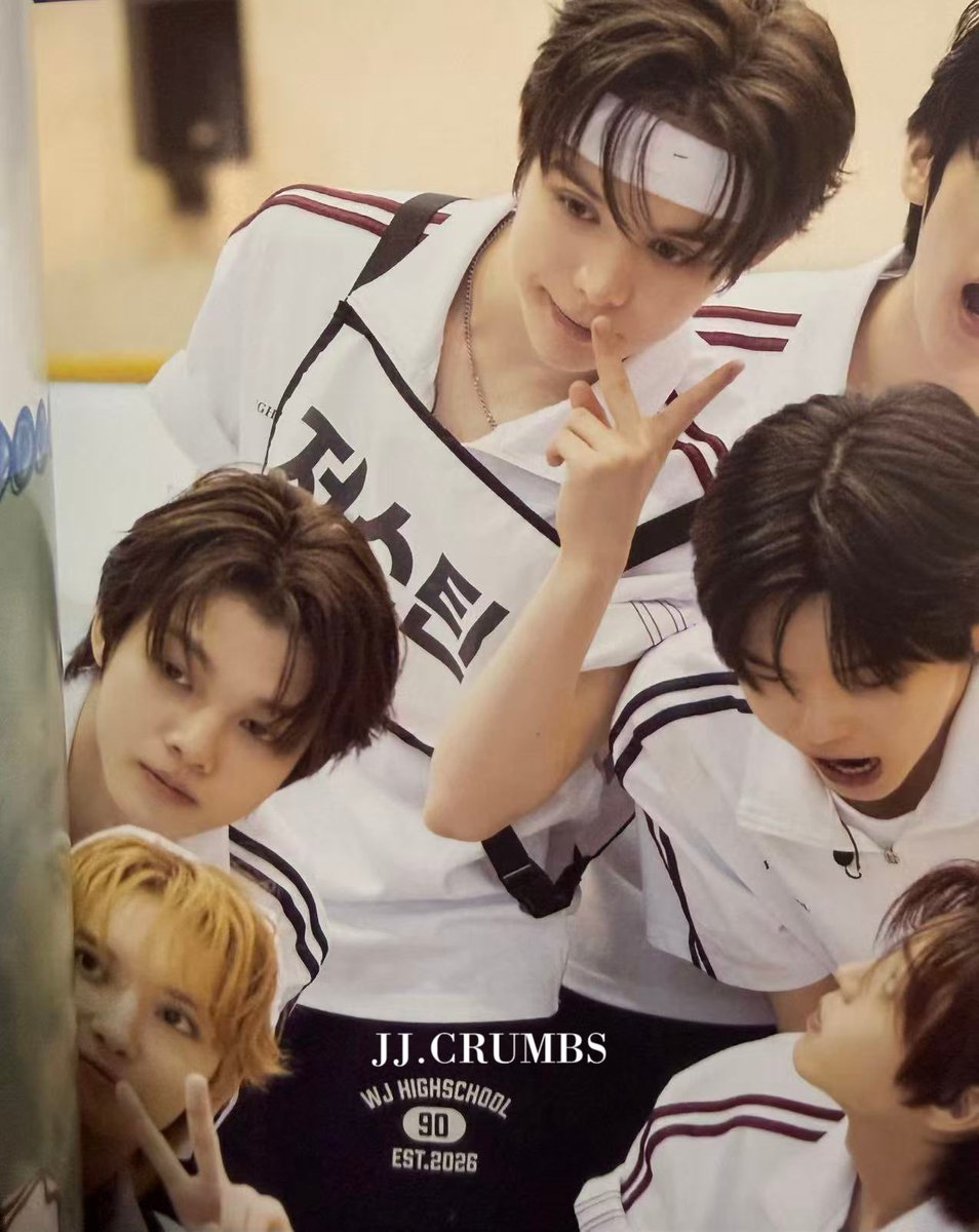 JJ_CRUMBS's tweet photo. Sports day ⚽️⚽️⚽️
#SMTR25 #JUSTIN #저스틴 #JAYJAY #JUSTINJAY https://t.co/XbyqVg8sn8