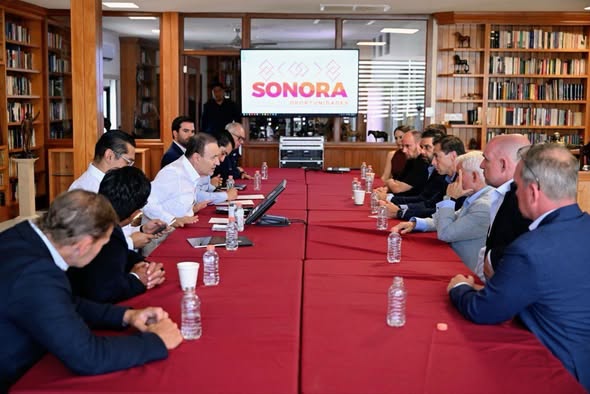 oscargoulloa's tweet photo. Gobernador Durazo fortalece alianzas internacionales para inversión minera en Sonora https://t.co/24VSCapOA2 https://t.co/i38sGpsnL4