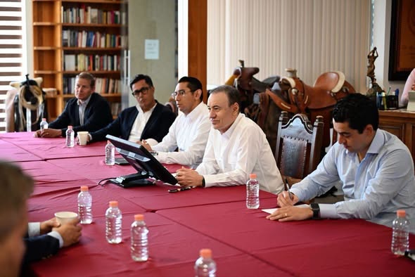 oscargoulloa's tweet photo. Gobernador Durazo fortalece alianzas internacionales para inversión minera en Sonora https://t.co/24VSCapOA2 https://t.co/i38sGpsnL4
