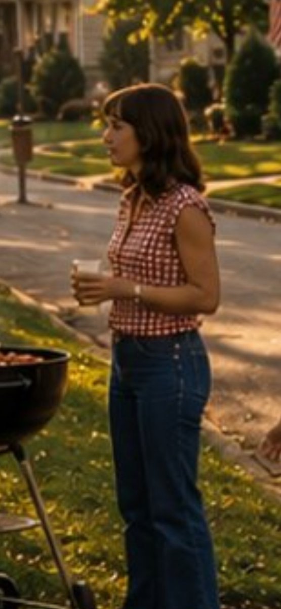 JerrodSimkins's tweet photo. @end3of6days9 I don’t know, maybe…. 
This ladies giant fucking index fingers? https://t.co/Vqg7LIaItk