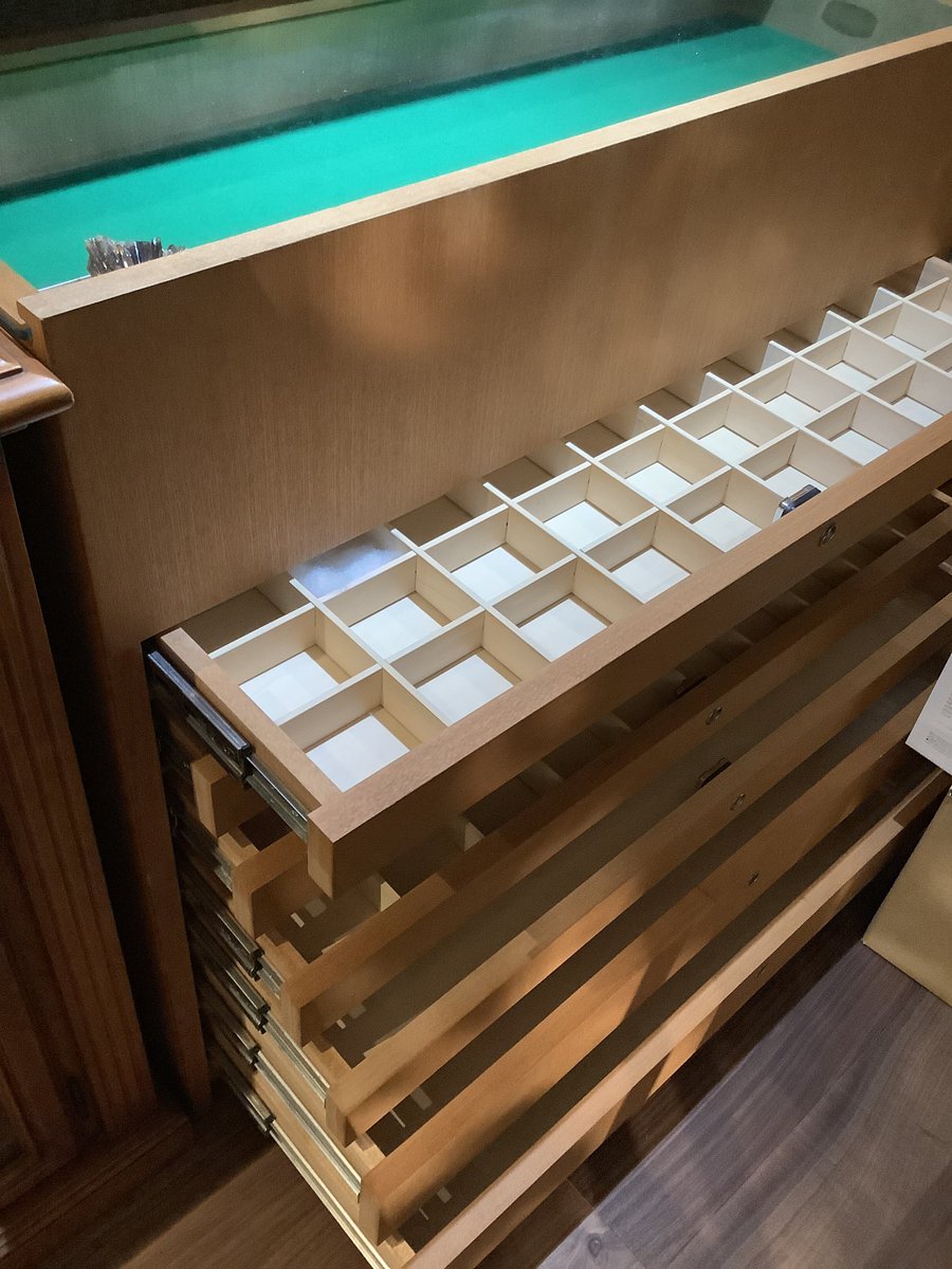 goyokuerogappa's tweet photo. 我が家の新しく導入した石棚
ショーケース部分を別の色に変えようかなと思ってるけど
なかなか決まらず🫠 https://t.co/s6ivCHbyqi