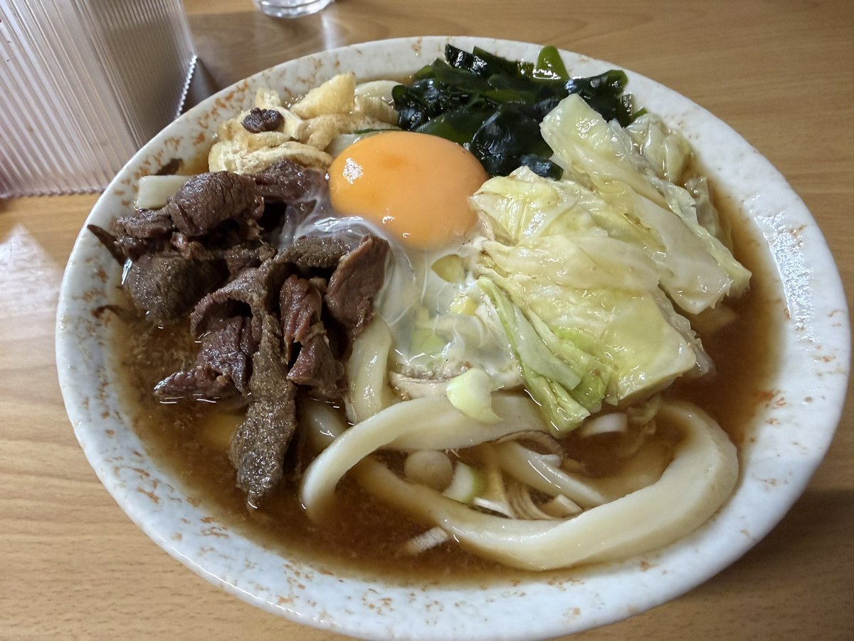 Miku_Angel39's tweet photo. 地元の職人さんにオススメされた「渡辺うどん」
さすが吉田のうどん、コシがすごくて美味かった https://t.co/e6WZiLVdtM