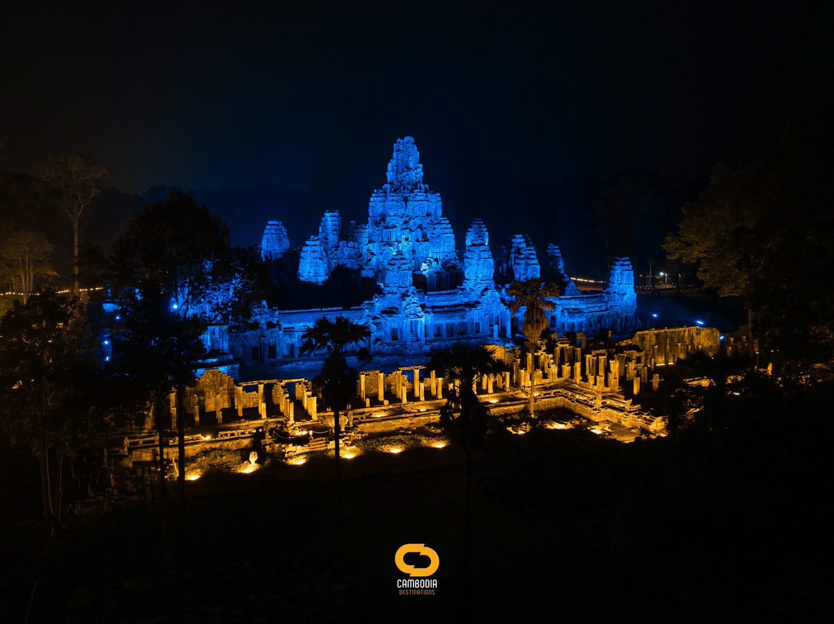SovanRatana_'s tweet photo. ប្រាសាទបាយ័ន នាពេលរាត្រី 🇰🇭❤️
#ប្រាសាទបាយ័ន #siemreap
#Cambodia https://t.co/CWcpE2BNPT
