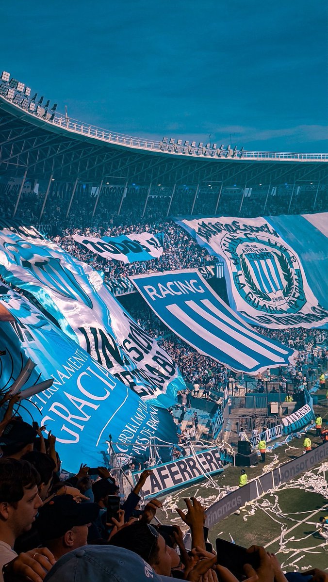Comu_Racing's tweet photo. ¡Buen día, #RACING! 🤍🩵

 #LaComuDeRacing https://t.co/W5wWtjmNoN