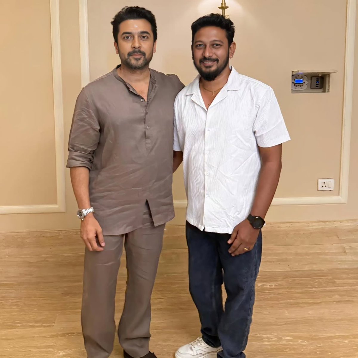 Abhimanyu_Offl's tweet photo. • THE ONE from #Suriya48 Pooja!❤️

@Suriya_offl https://t.co/A2VoXDyIiA