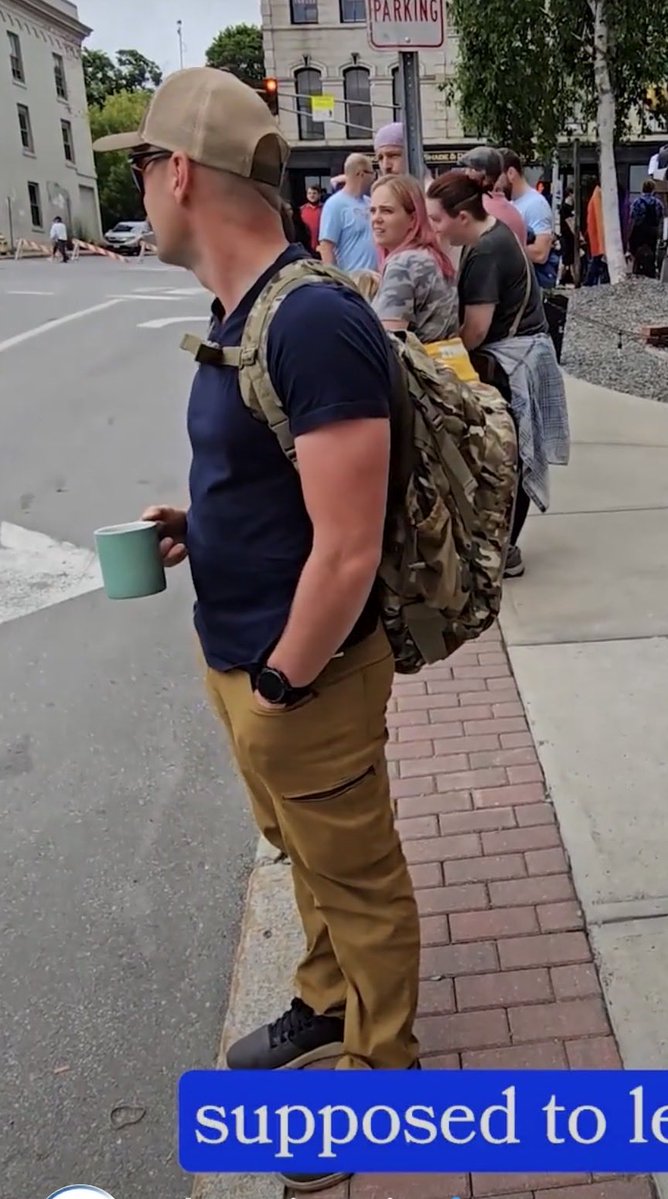 Martin_Riggz's tweet photo. @TheMaineWire @iAmJoeSokol Guys like this are part of the problem. He came over dressed like the village people to save the gay guy. When it was clear, the gay guy was aggressive. https://t.co/crRE8492fT