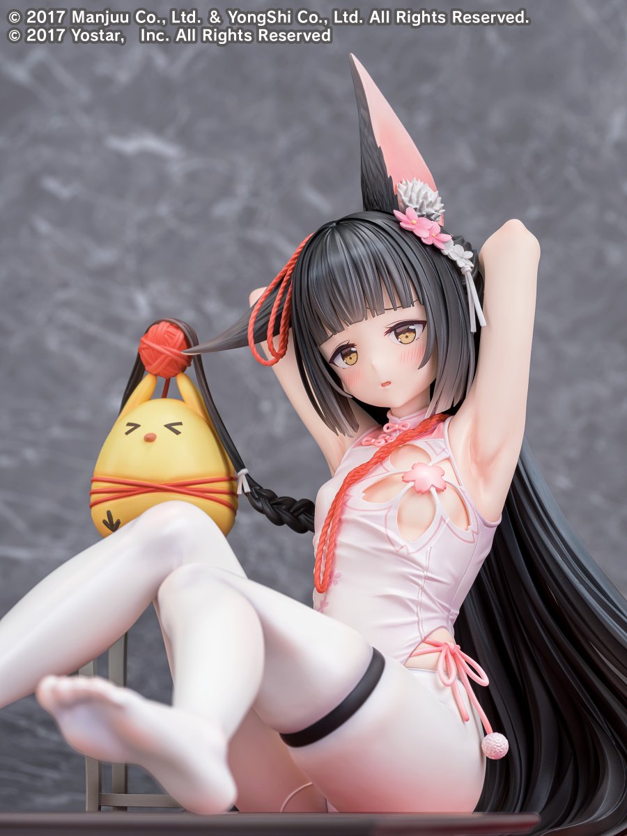 Phat_official's tweet photo. ☆予約開始☆
“アズールレーン”
「長門 御狐の縁糸」
⇒https://t.co/4yebpyp92l

白を基調とした衣装は胸元の桜意匠によって華やかにまとめられ、可憐さの中に特別な装いとしての存在感を演出。すらりと伸びる脚線やタイツの透け感まで見どころ豊かに仕上げています。
オプションとしてトラブル解決時を思わせる柔らかな笑顔パーツが付属☆

#アズールレーン