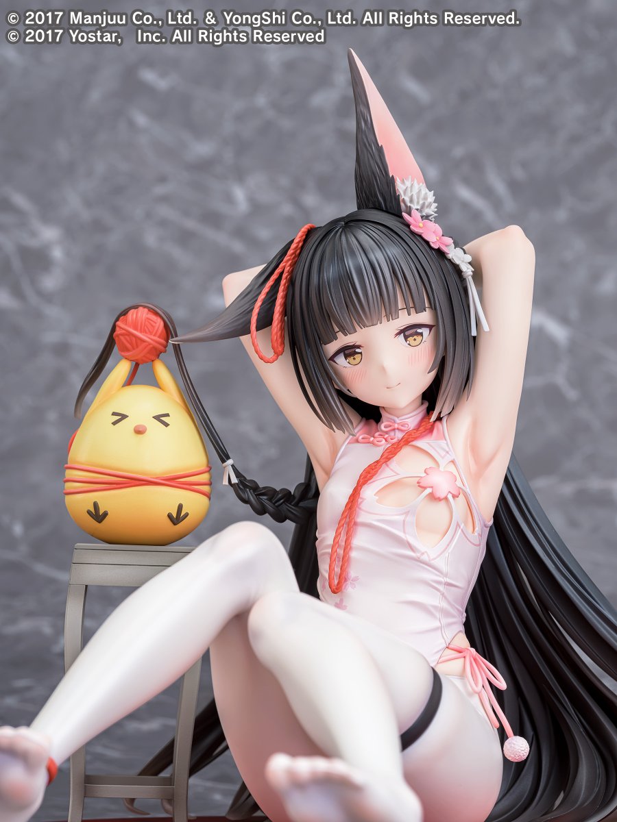 Phat_official's tweet photo. ☆予約開始☆
“アズールレーン”
「長門 御狐の縁糸」
⇒https://t.co/4yebpyp92l

白を基調とした衣装は胸元の桜意匠によって華やかにまとめられ、可憐さの中に特別な装いとしての存在感を演出。すらりと伸びる脚線やタイツの透け感まで見どころ豊かに仕上げています。
オプションとしてトラブル解決時を思わせる柔らかな笑顔パーツが付属☆

#アズールレーン