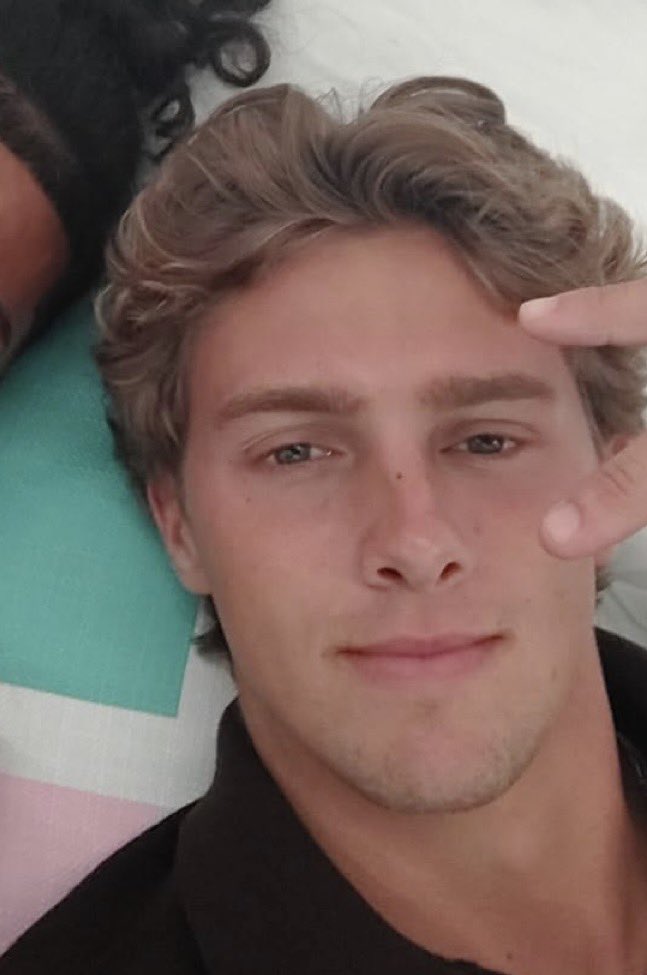jjkdana's tweet photo. yk what fuck it! CALANIE IN 5, DAYDA IN 7! #loveislandusa https://t.co/vLoUcFQVsE