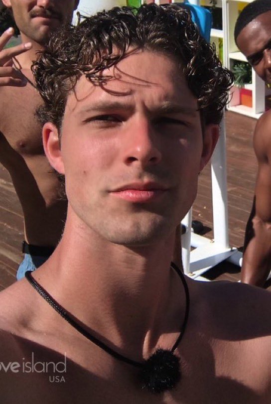 jjkdana's tweet photo. yk what fuck it! CALANIE IN 5, DAYDA IN 7! #loveislandusa https://t.co/vLoUcFQVsE